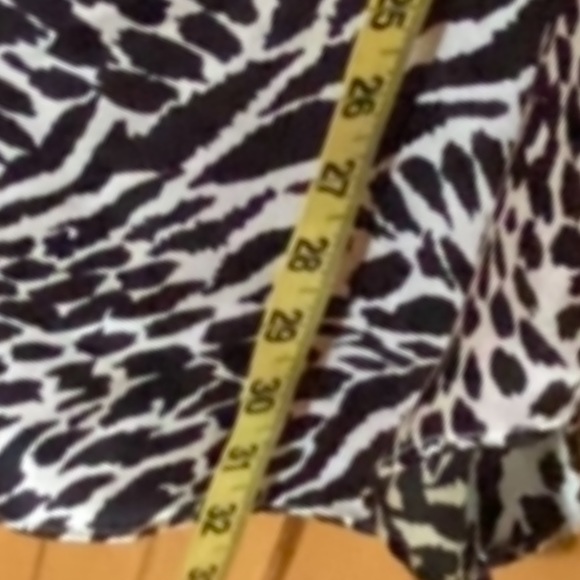 VICTORIAS SECRET  COVER UP / LOUNGE - Picture 12 of 13